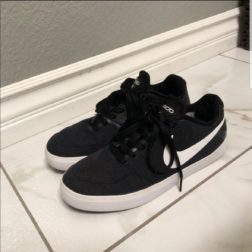 Nike sb sneaker shoes size 7